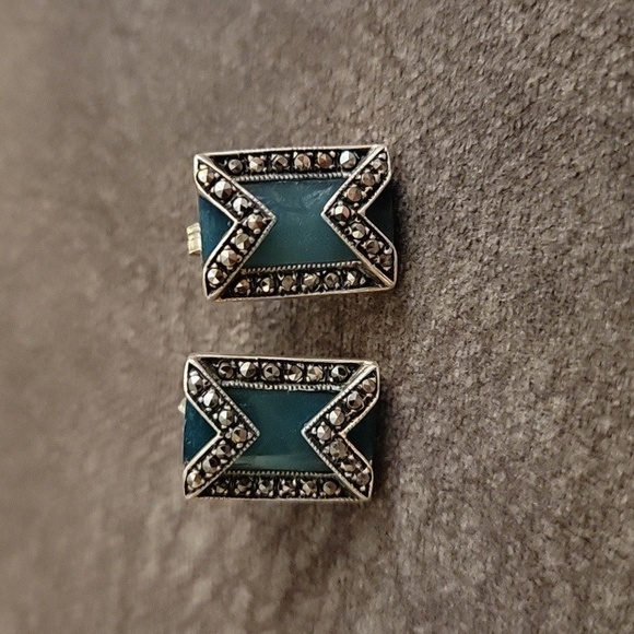 VTG Green Glass Marcasite Rectangle Art Deco Old Hollywood Post Earrings - Picture 2 of 5